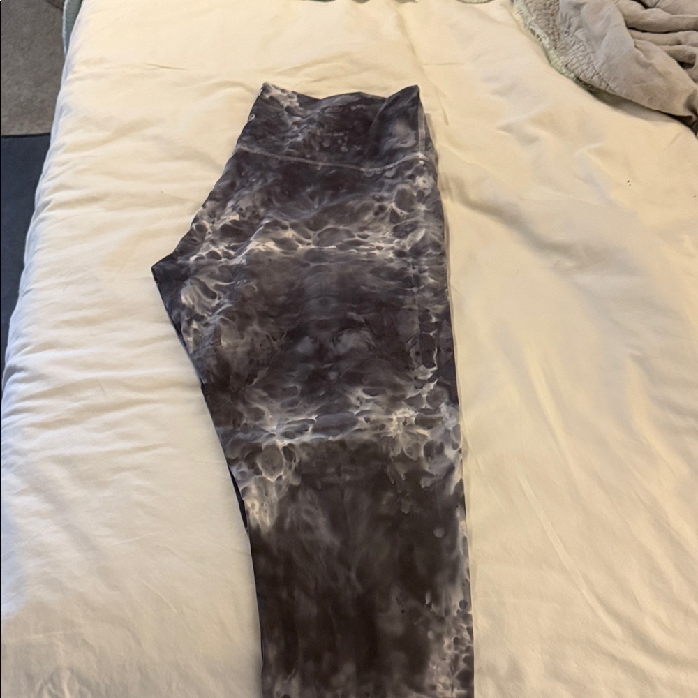 Lululemon Athletica Gray Tie-Dye Leggings